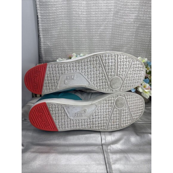 (S6) Nike Lebron 11 VO2 Grey Sneaker Size 13 main image 8